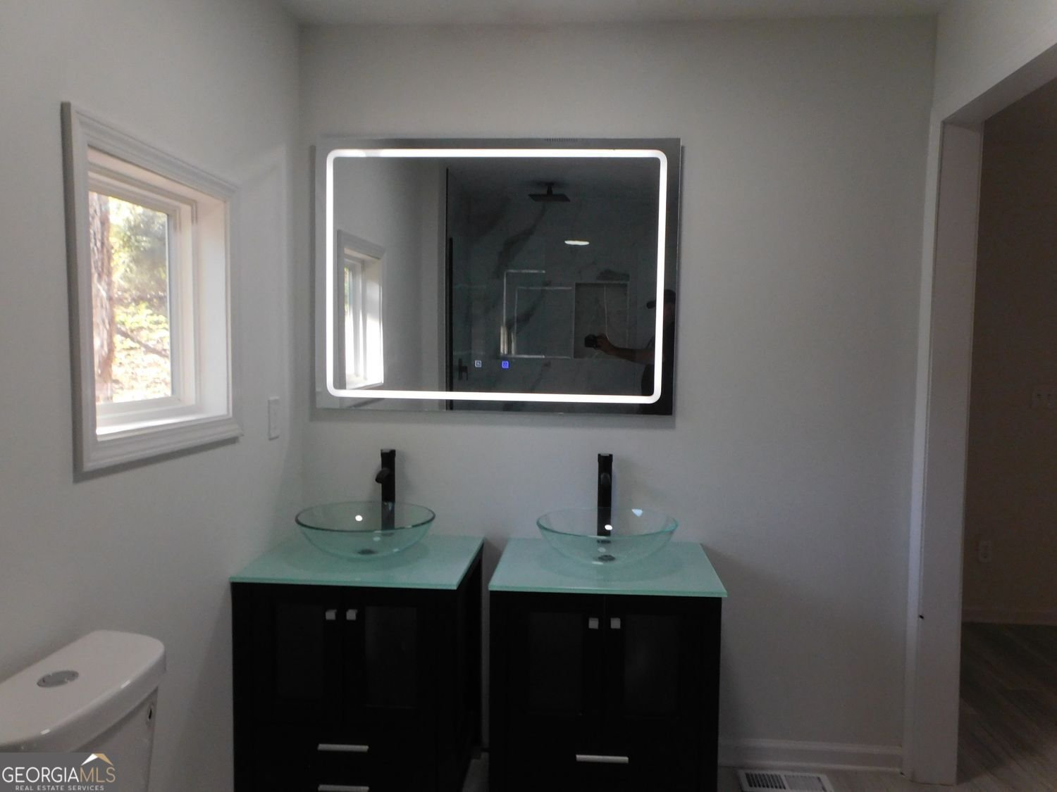 597 Paper Mill Road Lawrenceville - 21