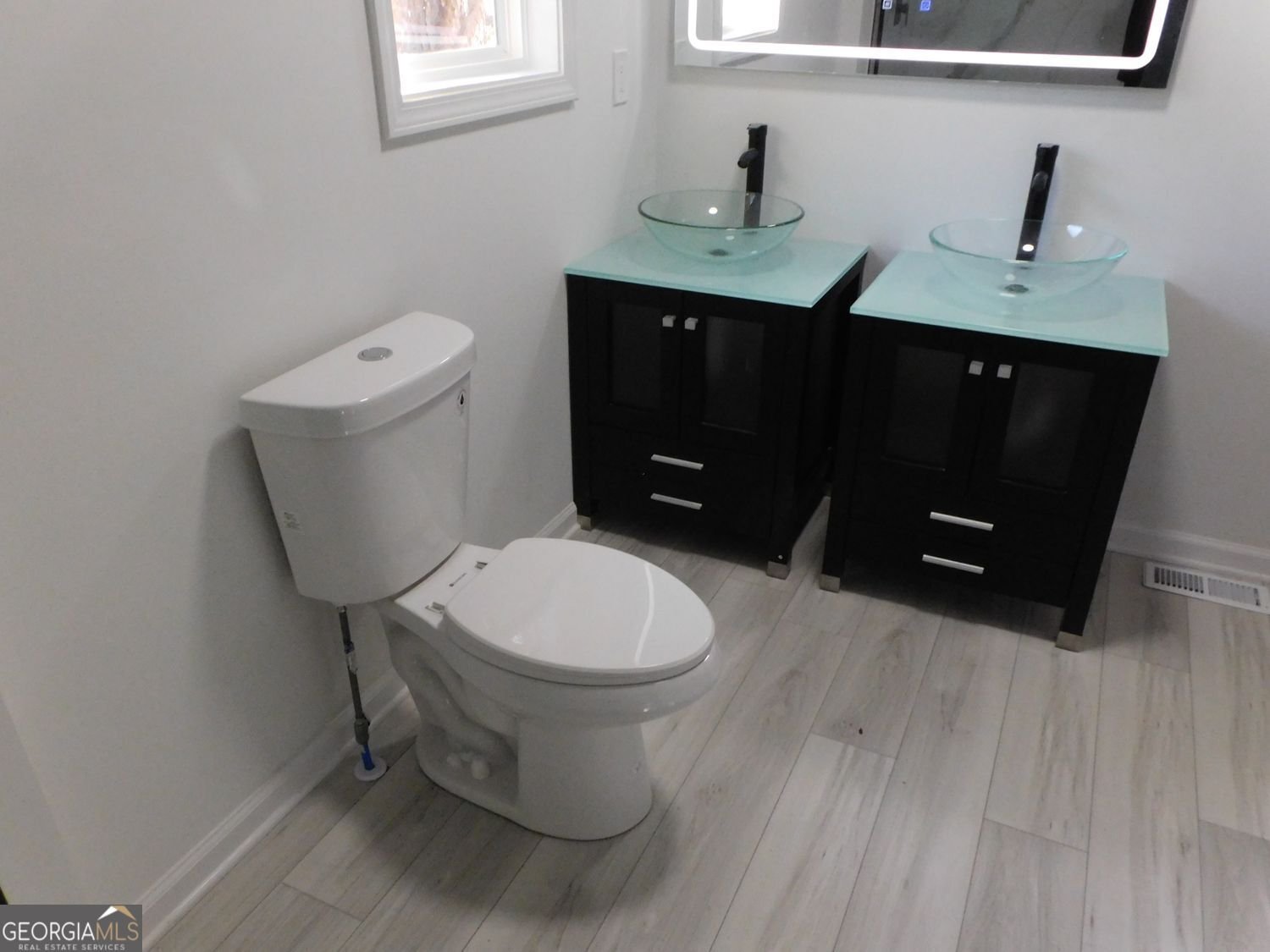 597 Paper Mill Road Lawrenceville - 22