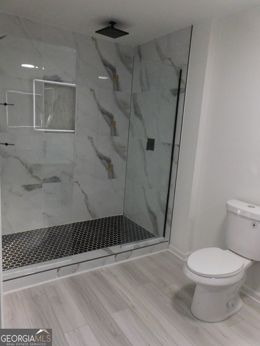 597 Paper Mill Road Lawrenceville - 24