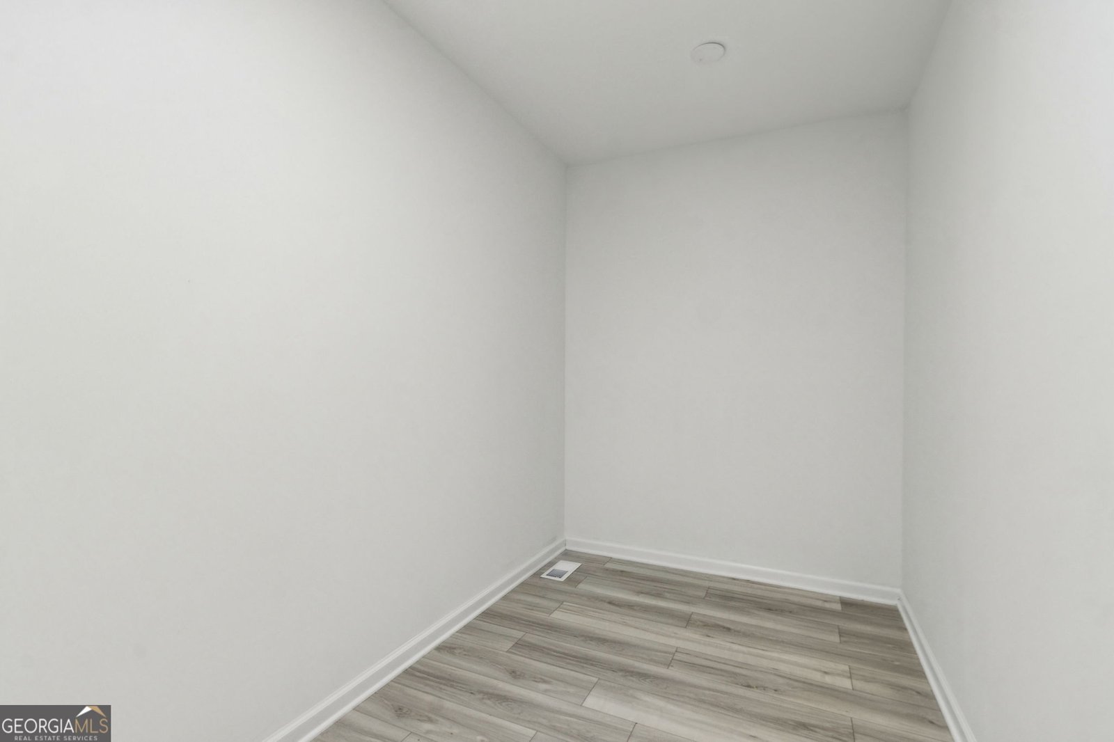 597 Paper Mill Road Lawrenceville - 31