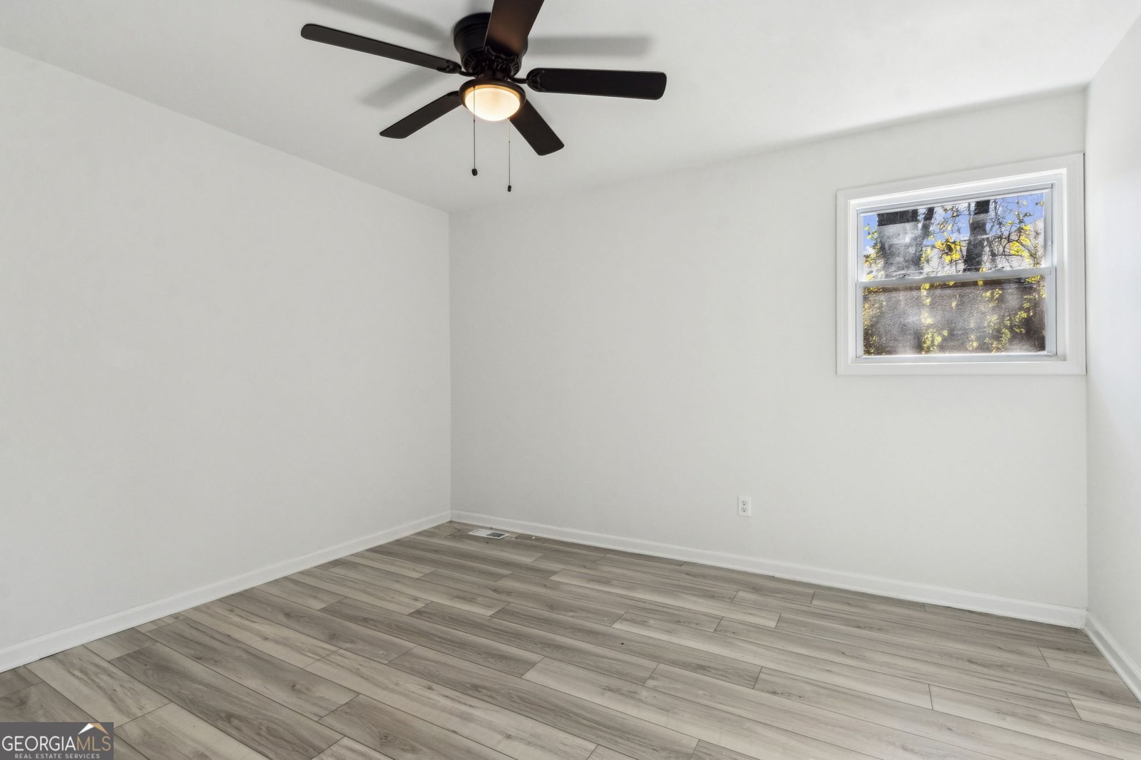 597 Paper Mill Road Lawrenceville - 32