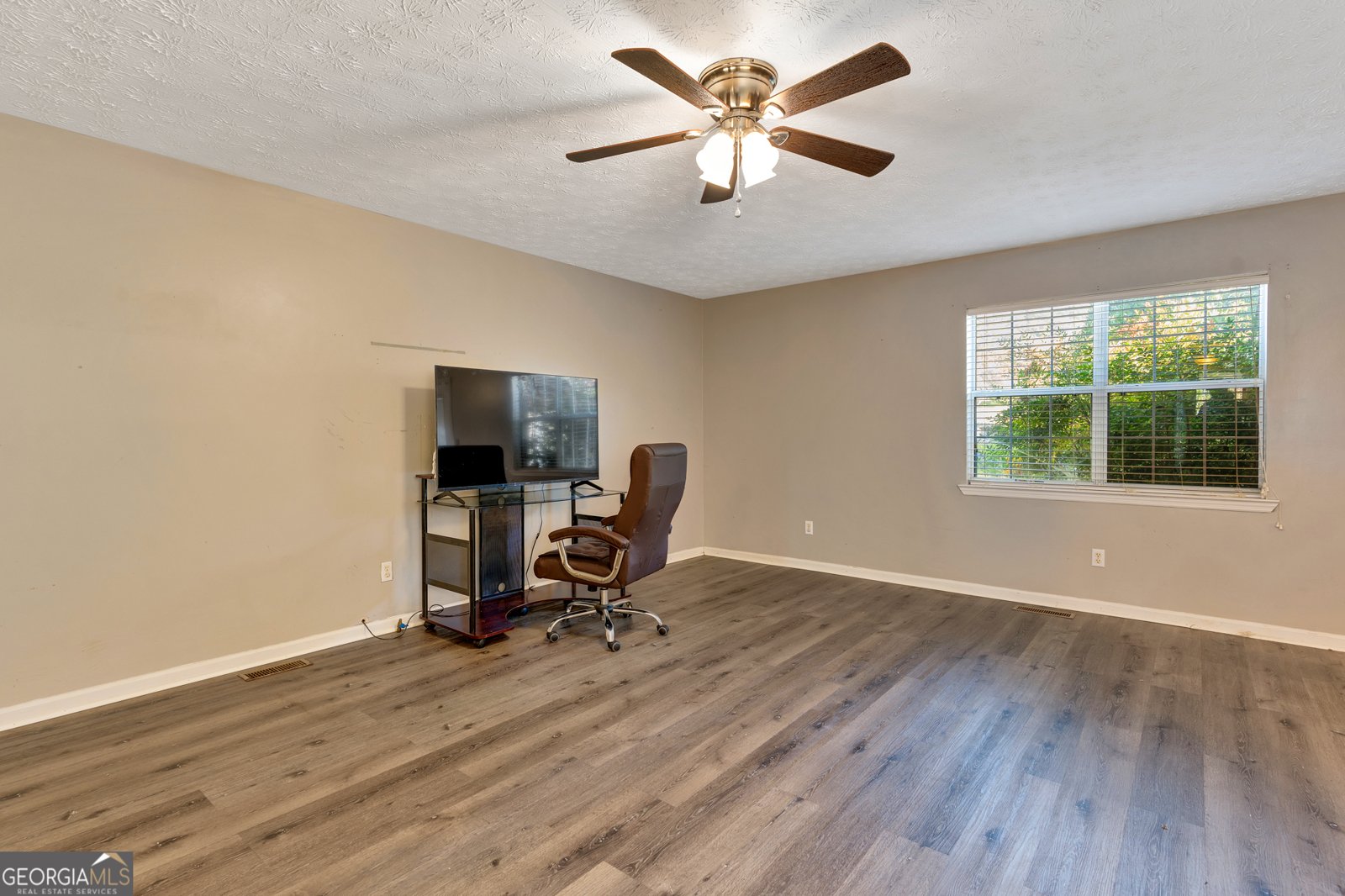 15 Brutis Drive Rock Spring - 11