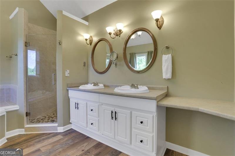 940 PLANTERS Place Loganville - 33