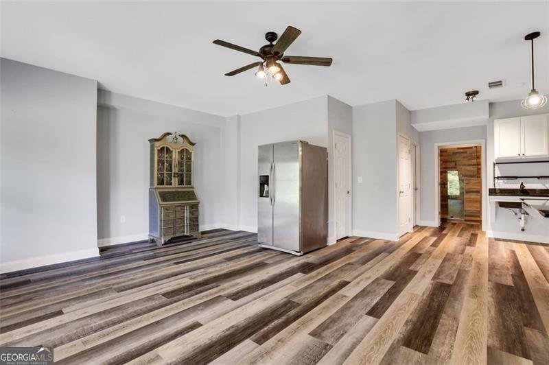 940 PLANTERS Place Loganville - 43