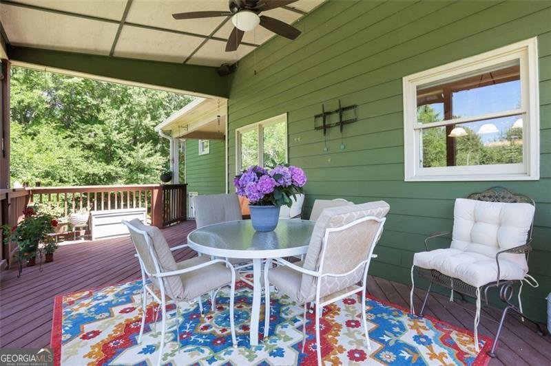 940 PLANTERS Place Loganville - 51