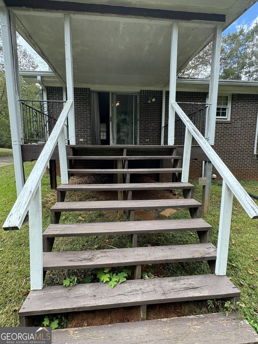 3827 Sherwood Drive Douglasville - 28