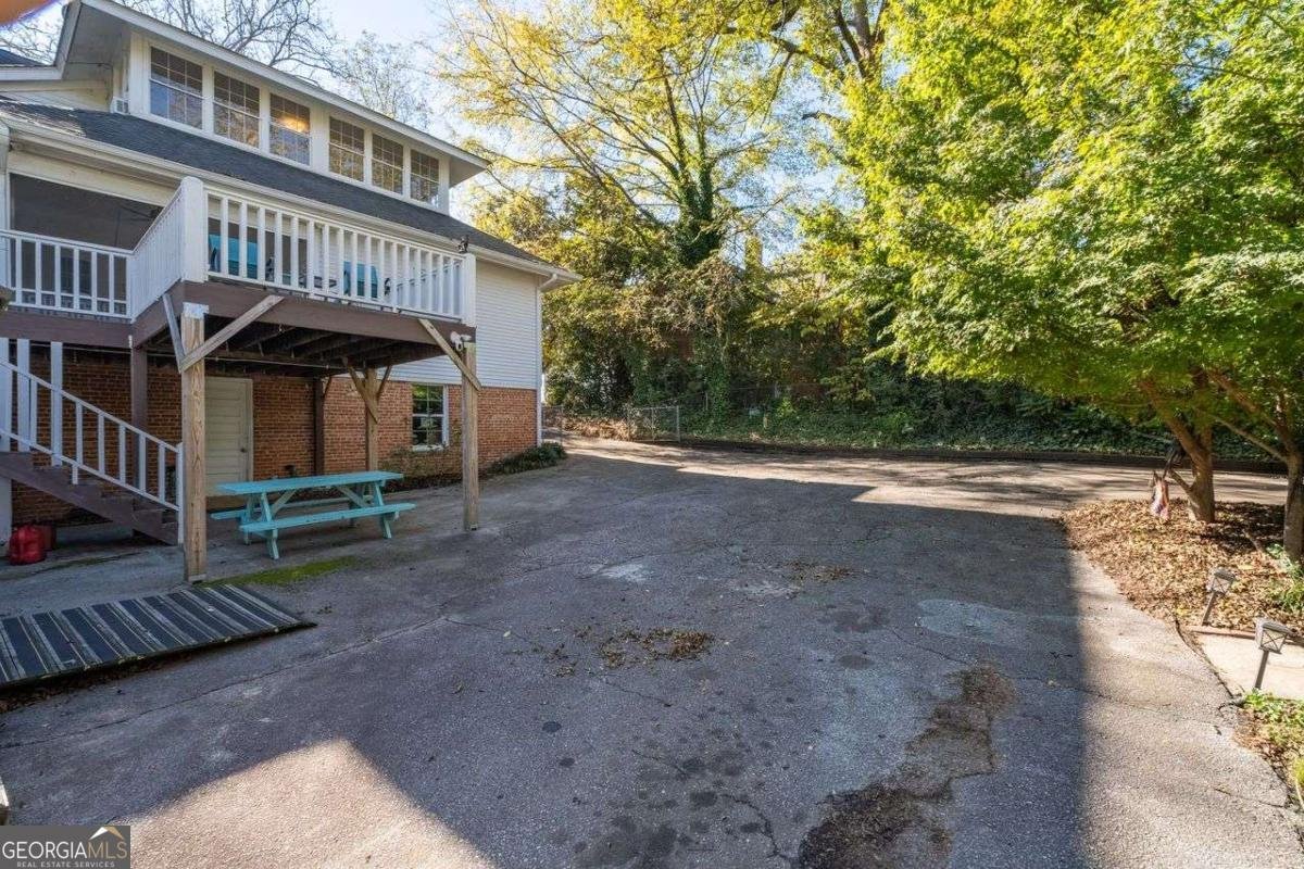 116 Broad Street Winder - 14