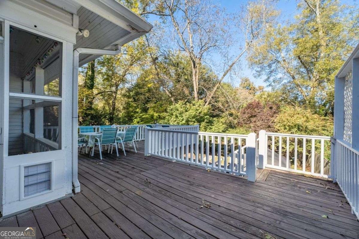 116 Broad Street Winder - 36