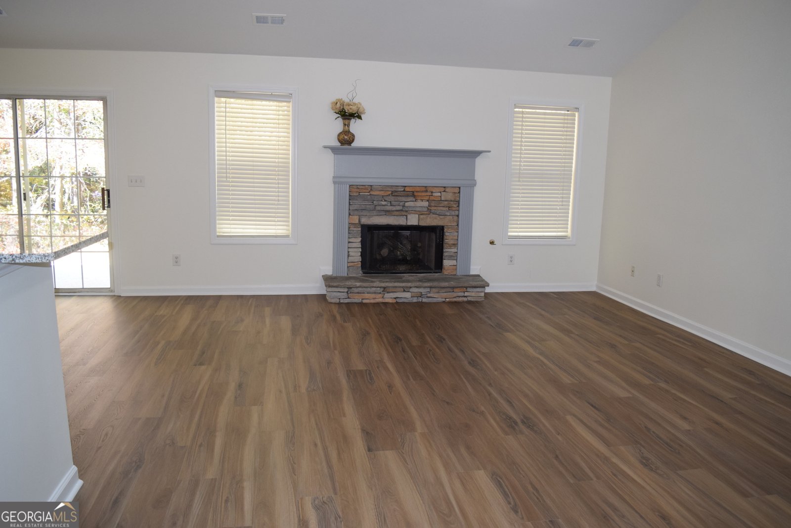 5303 Autumn Run Drive Powder Springs - 5