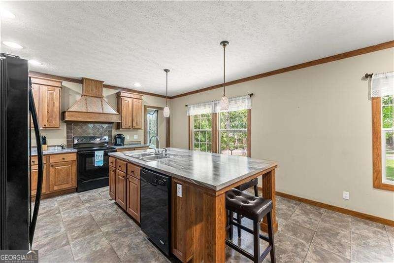 512 S Holly Springs Rd Woodstock - 2