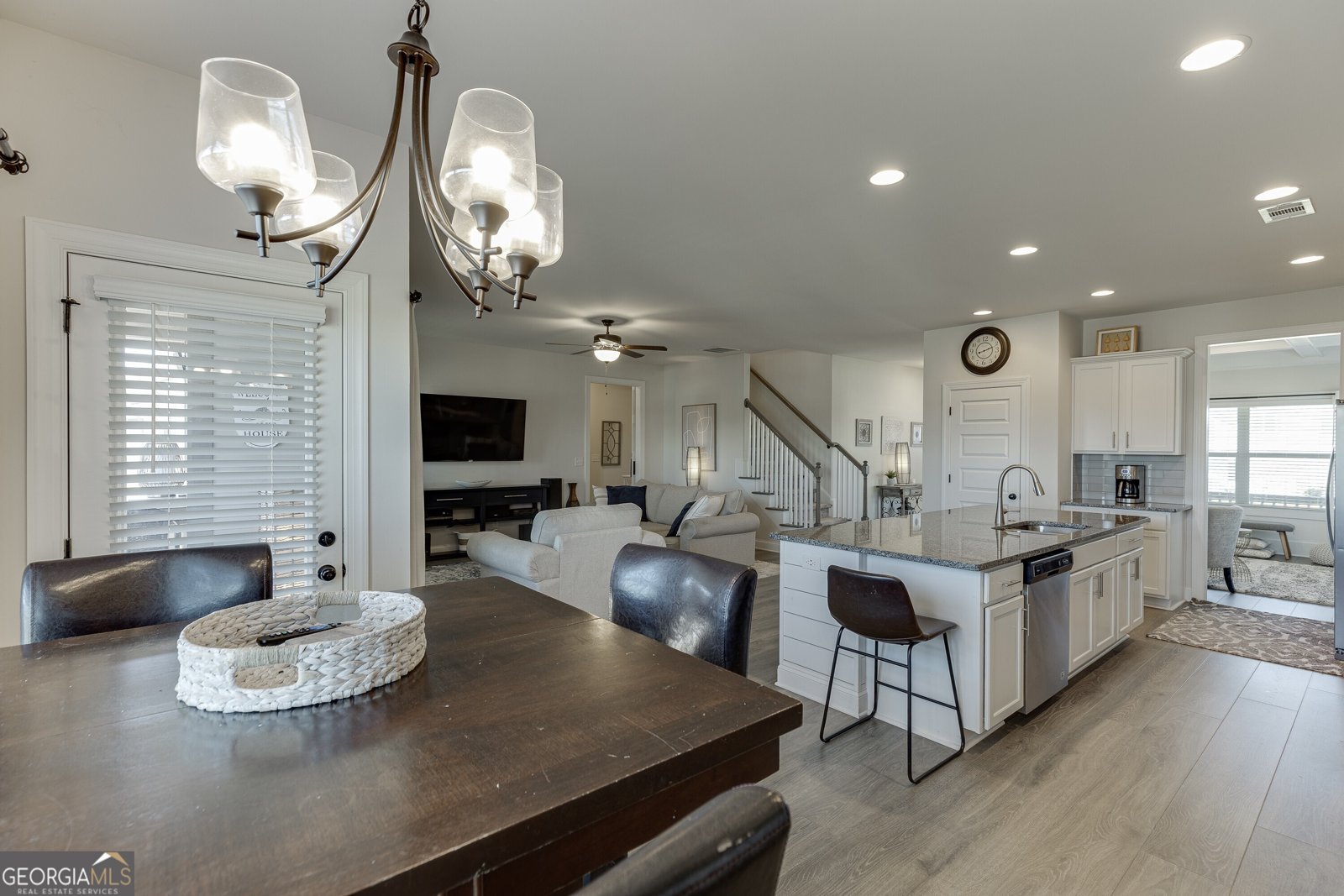 558 Calgary Downs Drive Winder - 16