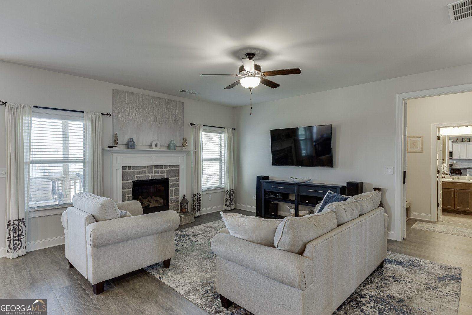 558 Calgary Downs Drive Winder - 18