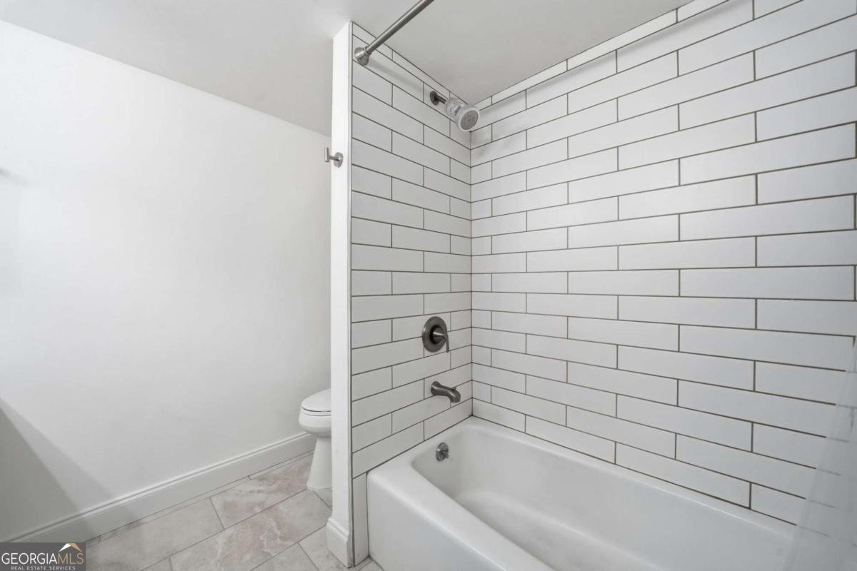 6851 Roswell Road Atlanta - 21