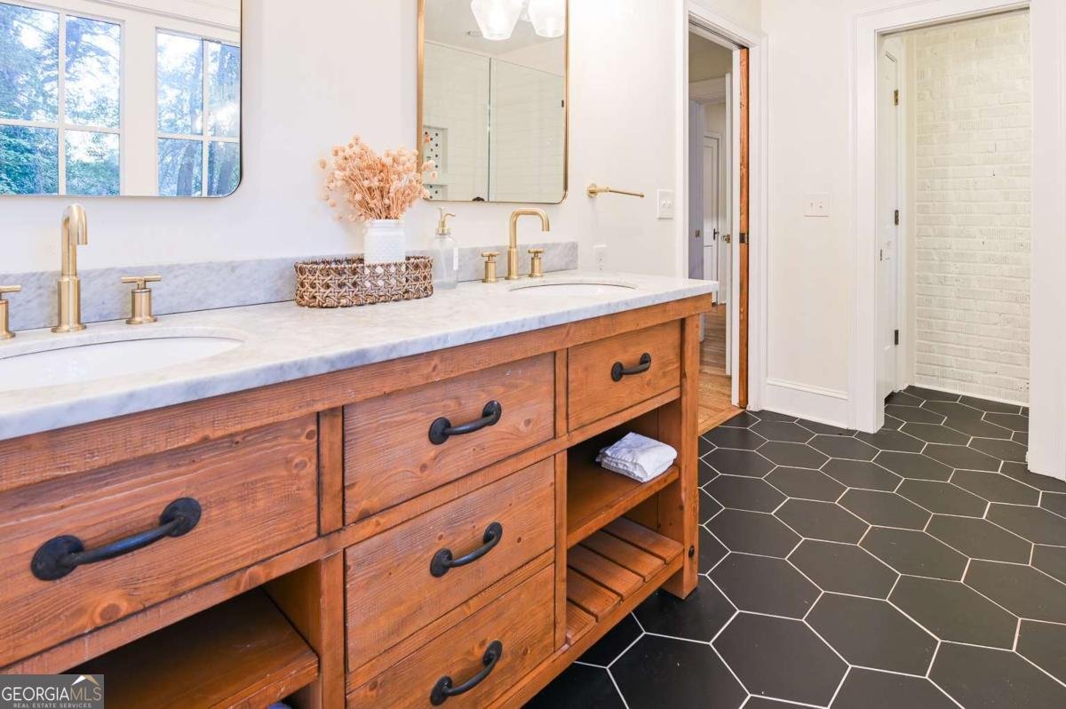 525 King Avenue Athens - 18