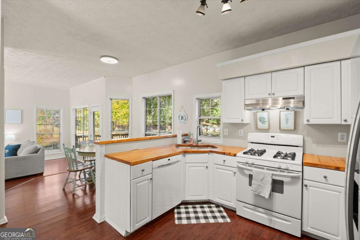 1020 Braelin Court Woodstock - 14