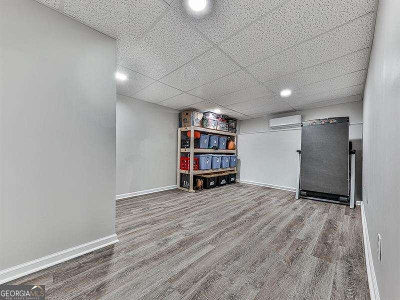 100 Broadlands Drive White - 19