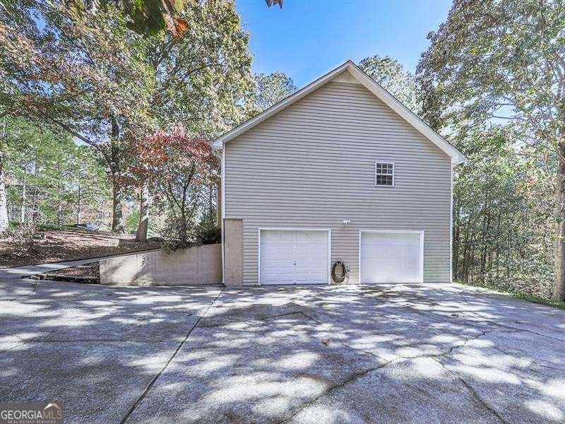 100 Broadlands Drive White - 24