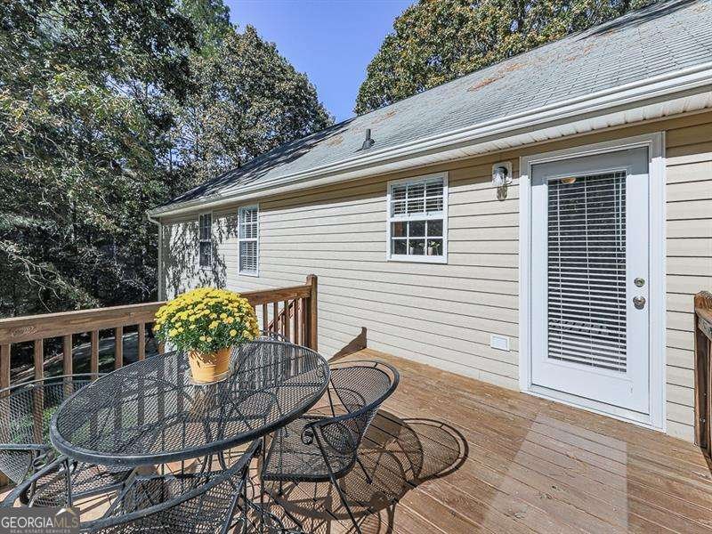 100 Broadlands Drive White - 28