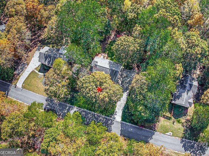 100 Broadlands Drive White - 32