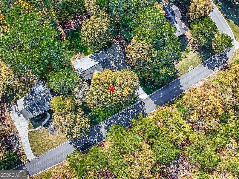 100 Broadlands Drive White - 33