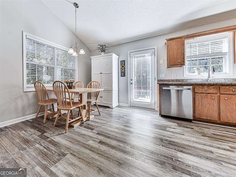 100 Broadlands Drive White - 6