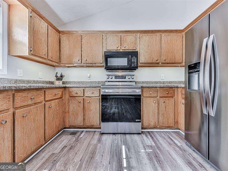 100 Broadlands Drive White - 7