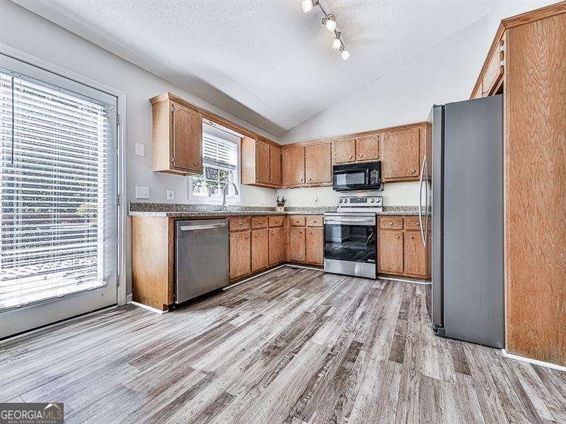 100 Broadlands Drive White - 8