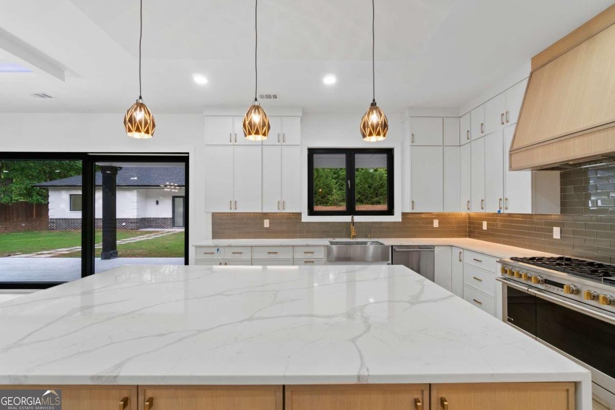 2709 Collins Hill Road Lawrenceville - 19