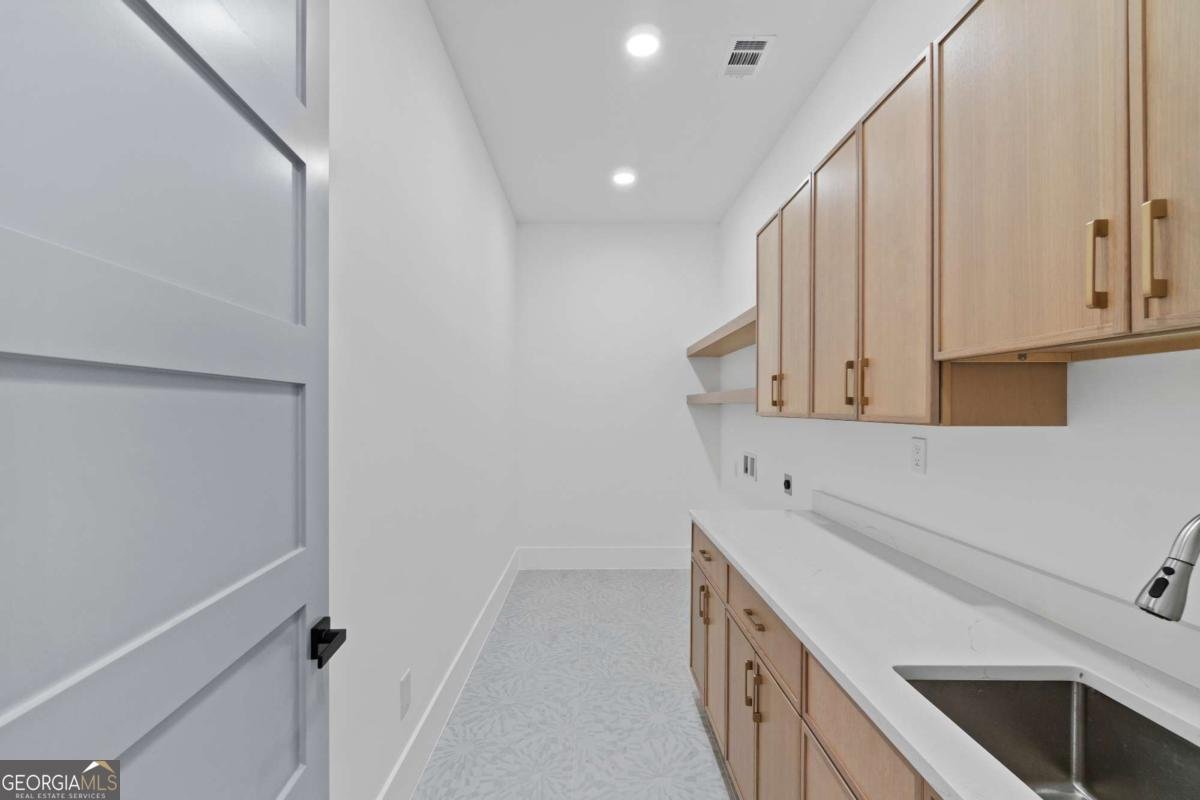 2709 Collins Hill Road Lawrenceville - 43