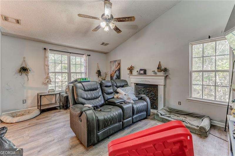 156 DOGWOOD GLEN Drive Aragon - 5