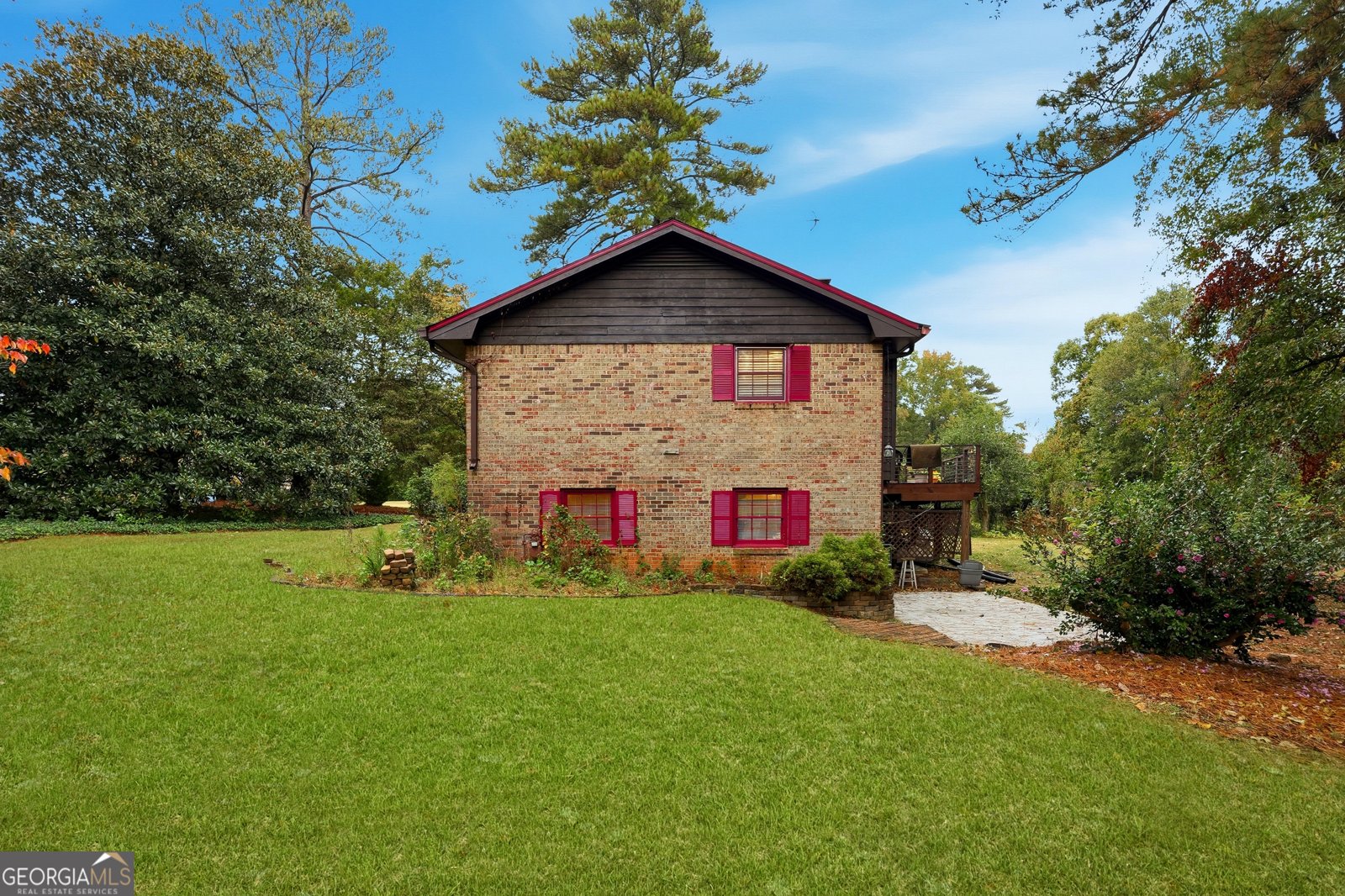 562 Gregg Drive Lilburn - 1