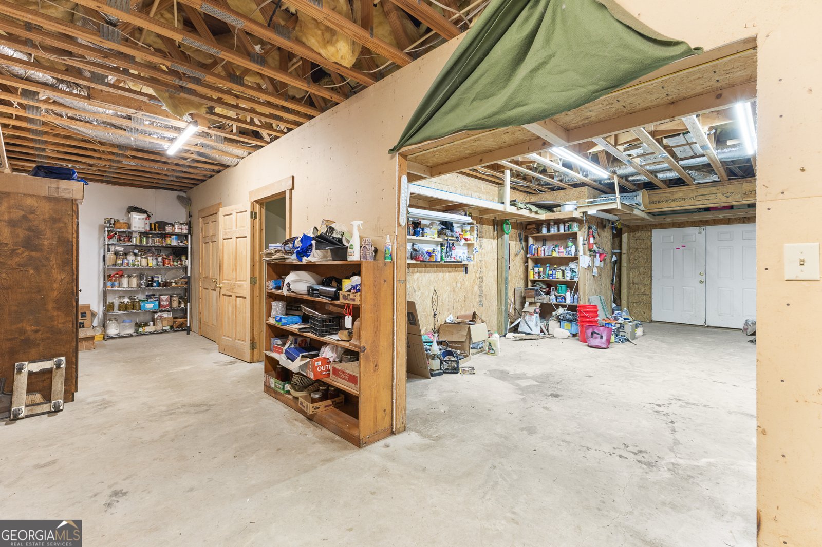 339 Cameron Road Cleveland - 32