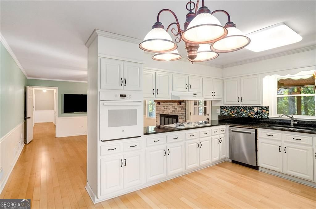 445 Bruce Way Lilburn - 12