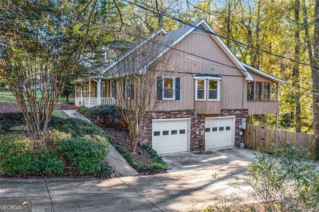 445 Bruce Way Lilburn - 2