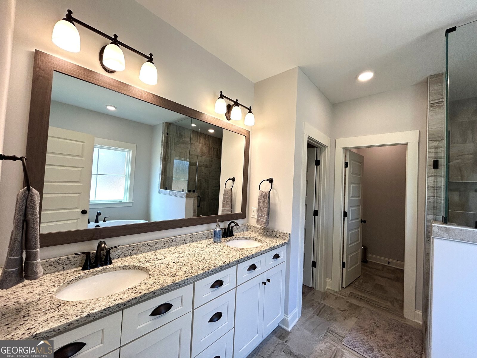 438 Davis Lake Pine Mountain - 40