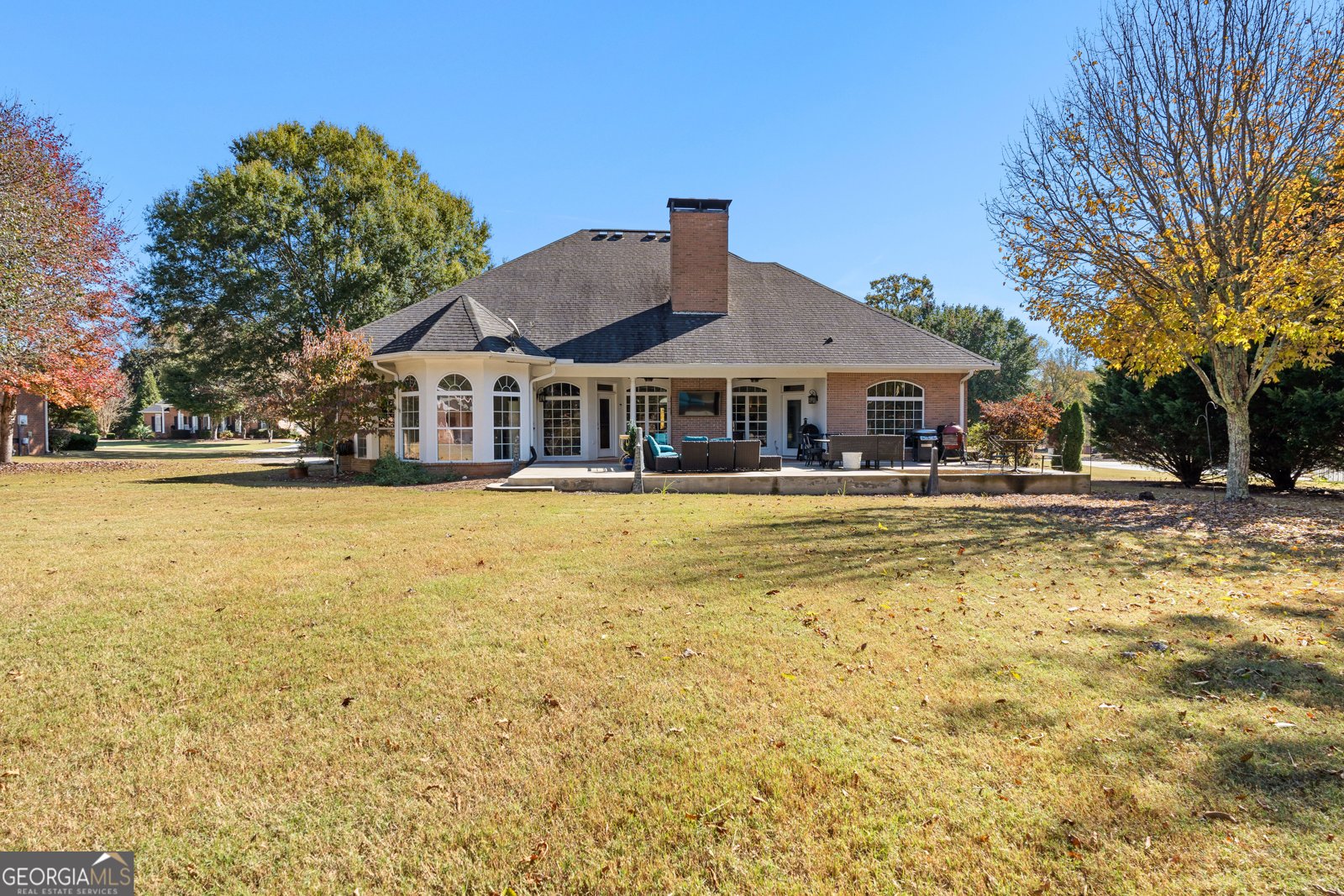 155 Youngs Circle Fayetteville - 1