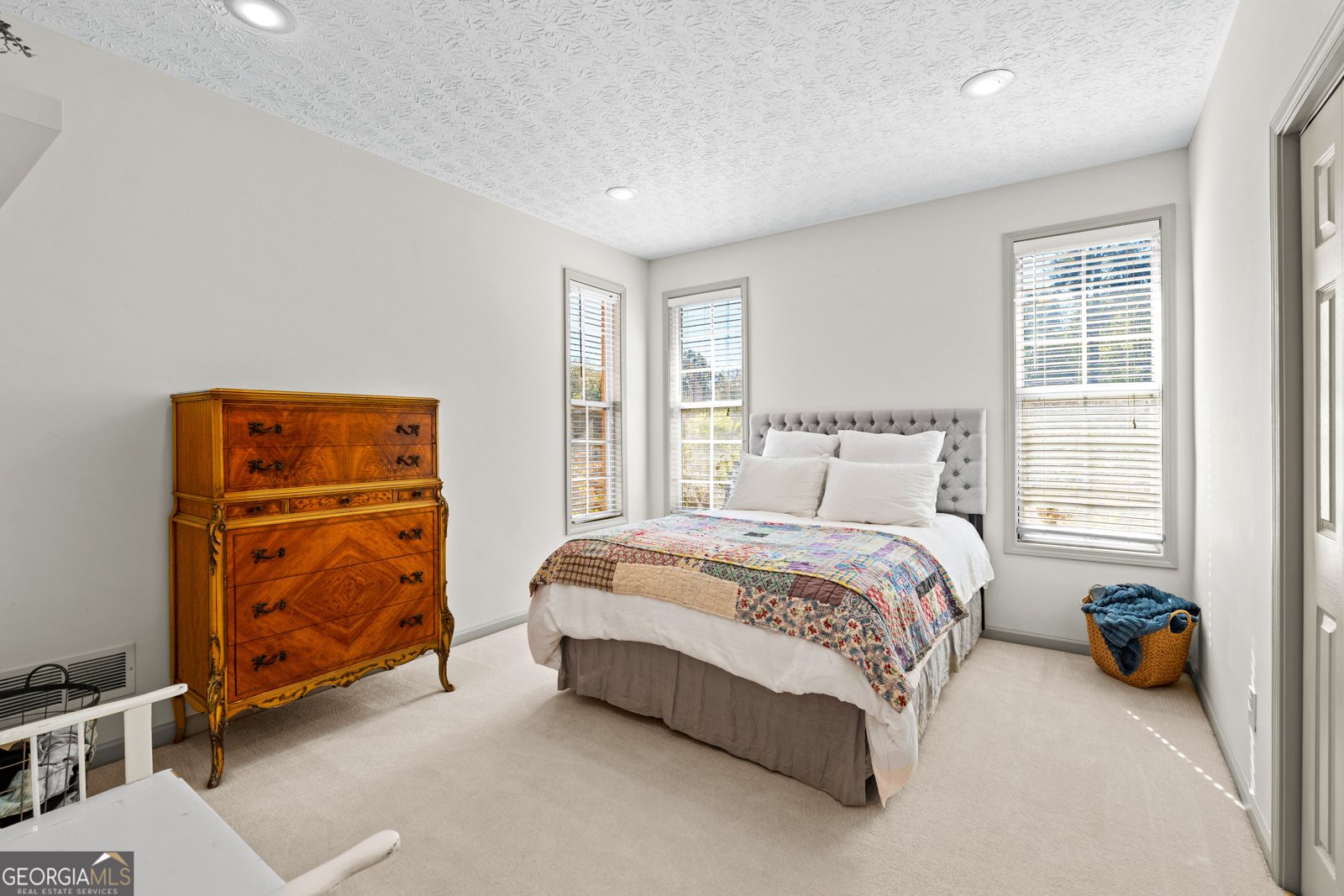 155 Youngs Circle Fayetteville - 47