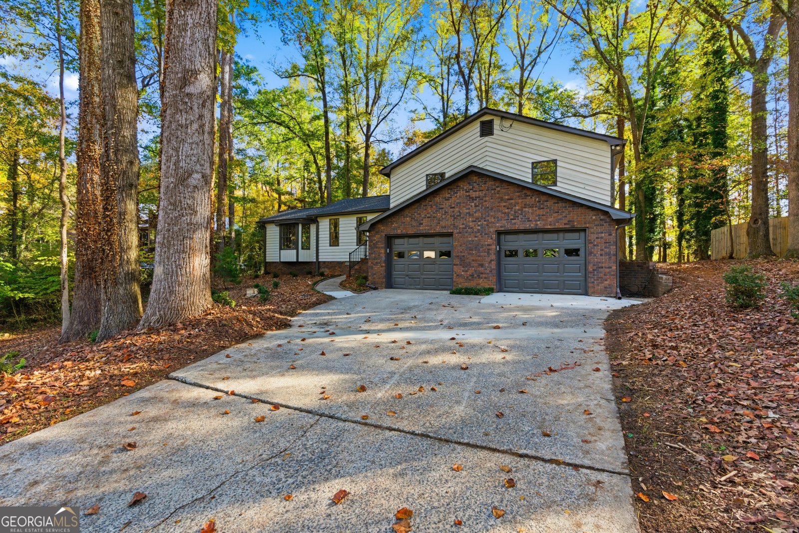 235 Sabrina Court Woodstock - 2