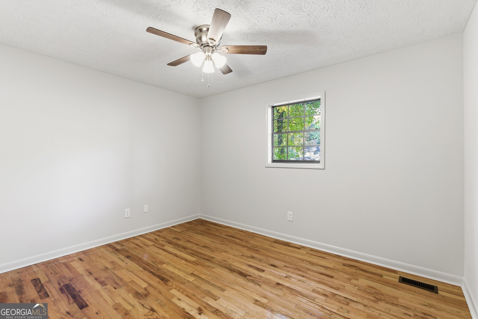 235 Sabrina Court Woodstock - 29