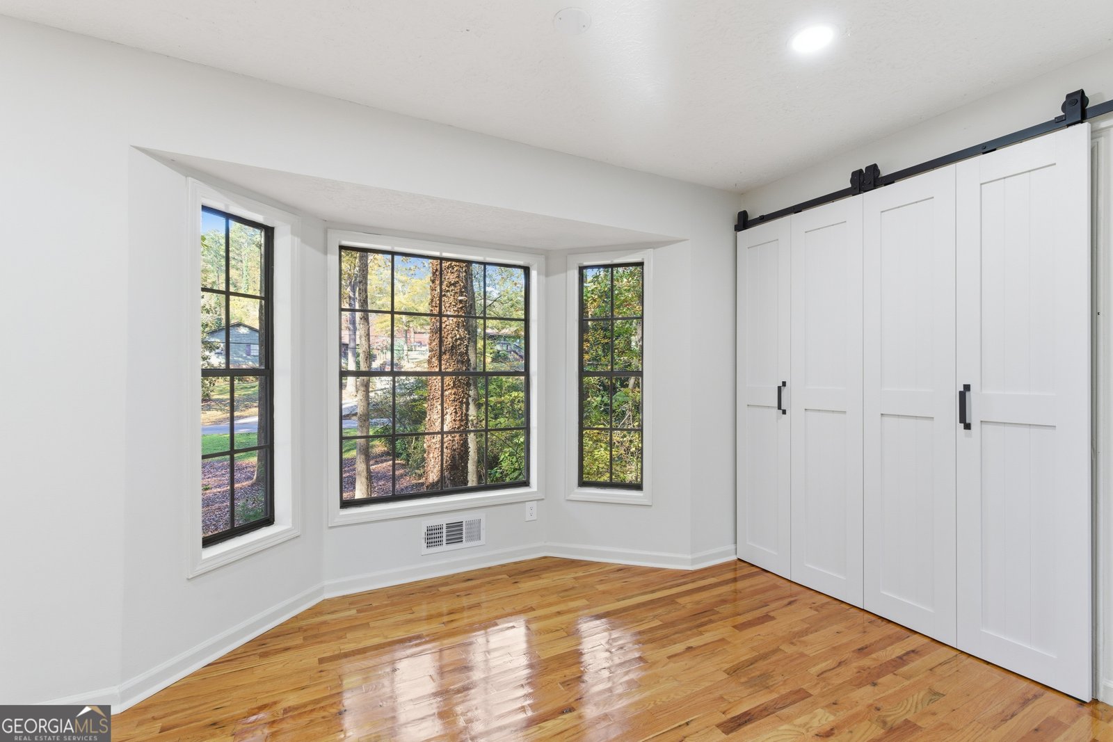 235 Sabrina Court Woodstock - 9