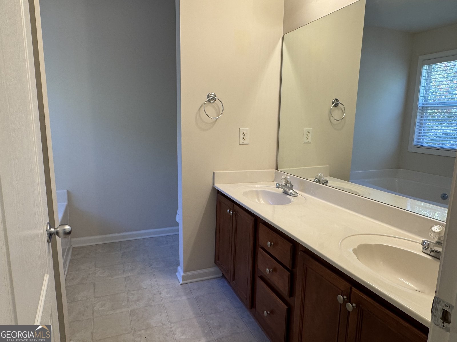 893 port west drive auburn - 22