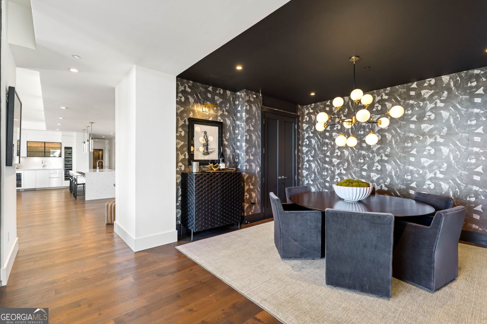 3107 Peachtree Road Atlanta - 19