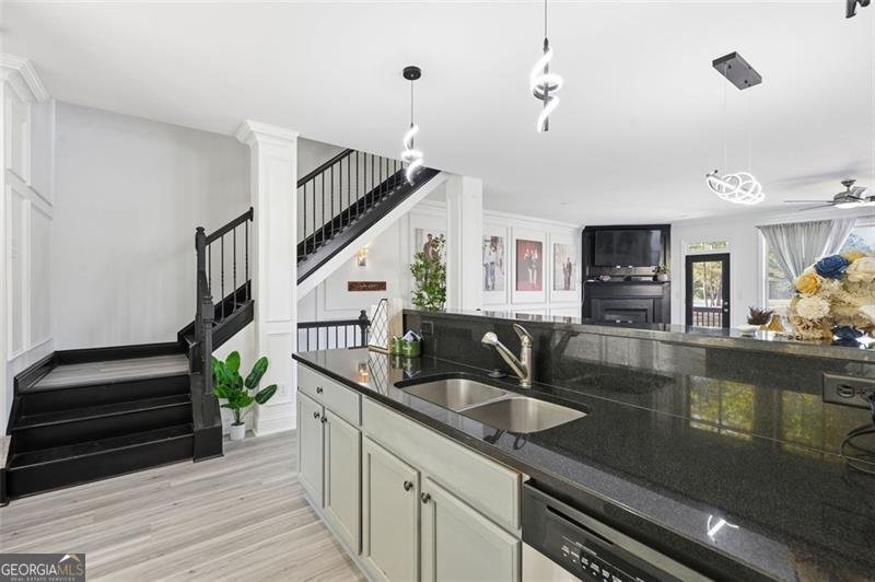 9931 MANCUNIAN Douglasville - 16