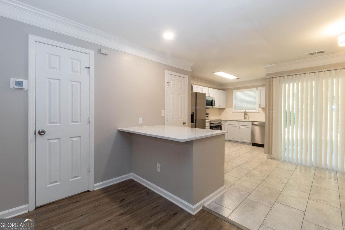 745 Crestwell Circle Atlanta - 4