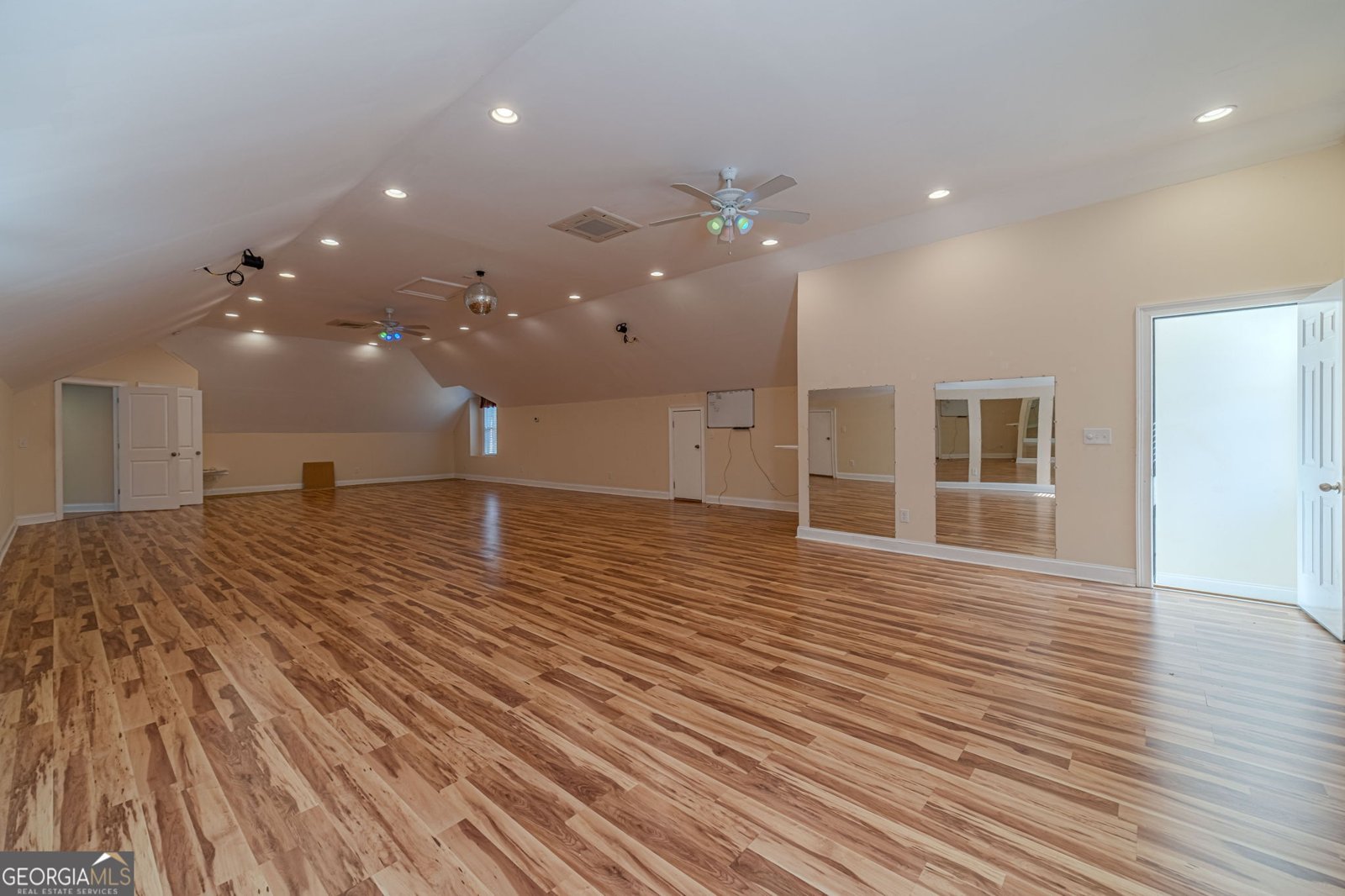 654 Huntington Trace Winder - 10