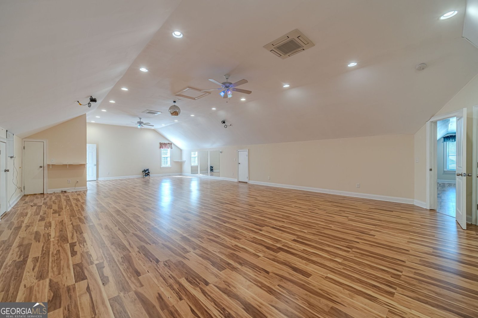 654 Huntington Trace Winder - 11