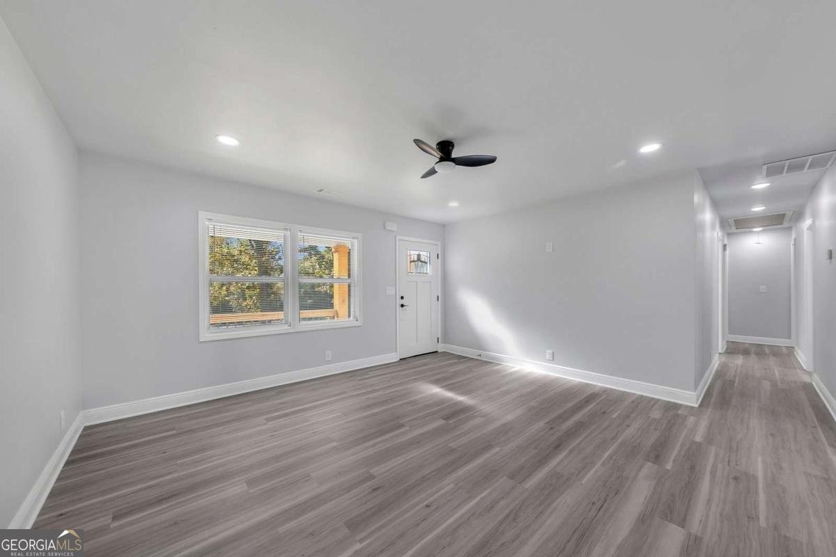 945 King Road Riverdale - 12