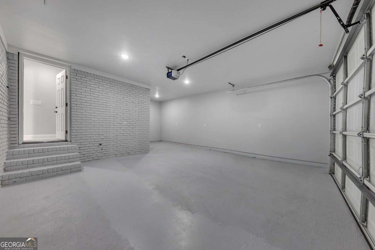 945 King Road Riverdale - 32