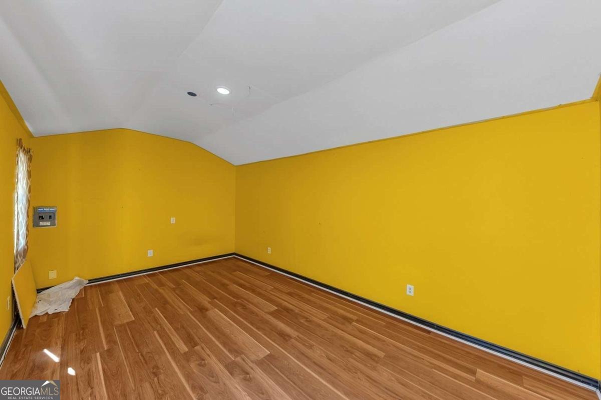 945 King Road Riverdale - 36