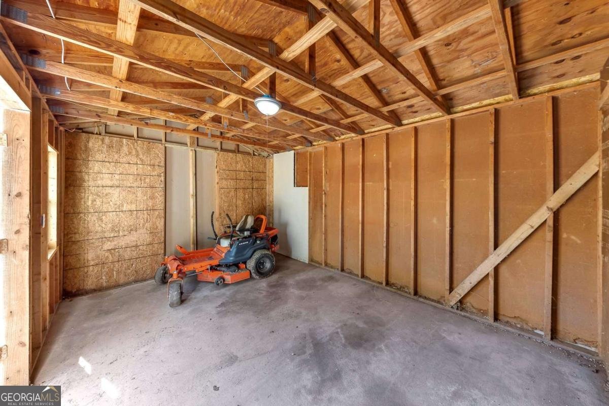 945 King Road Riverdale - 38